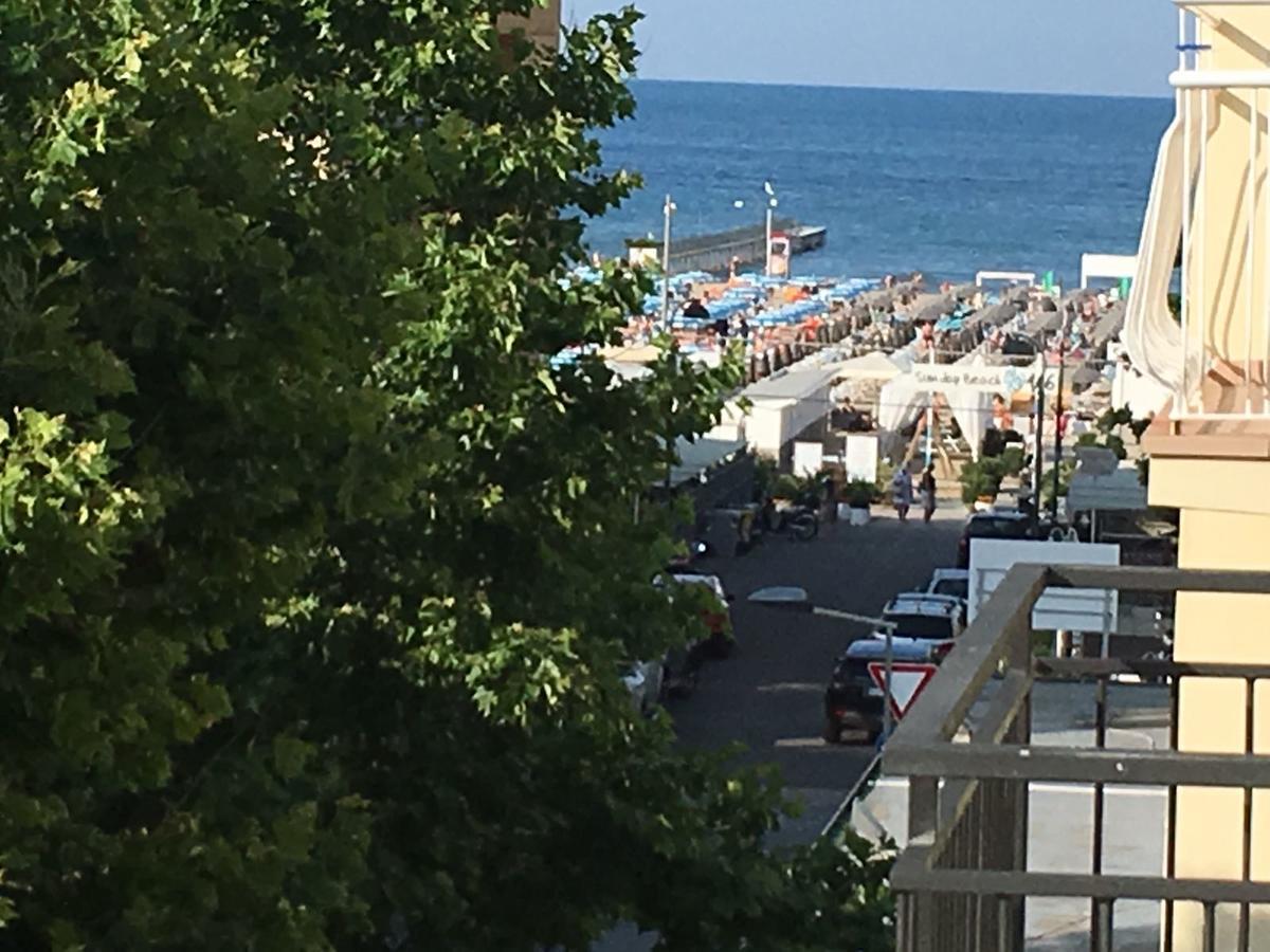Hotel Rebola Rimini Luaran gambar