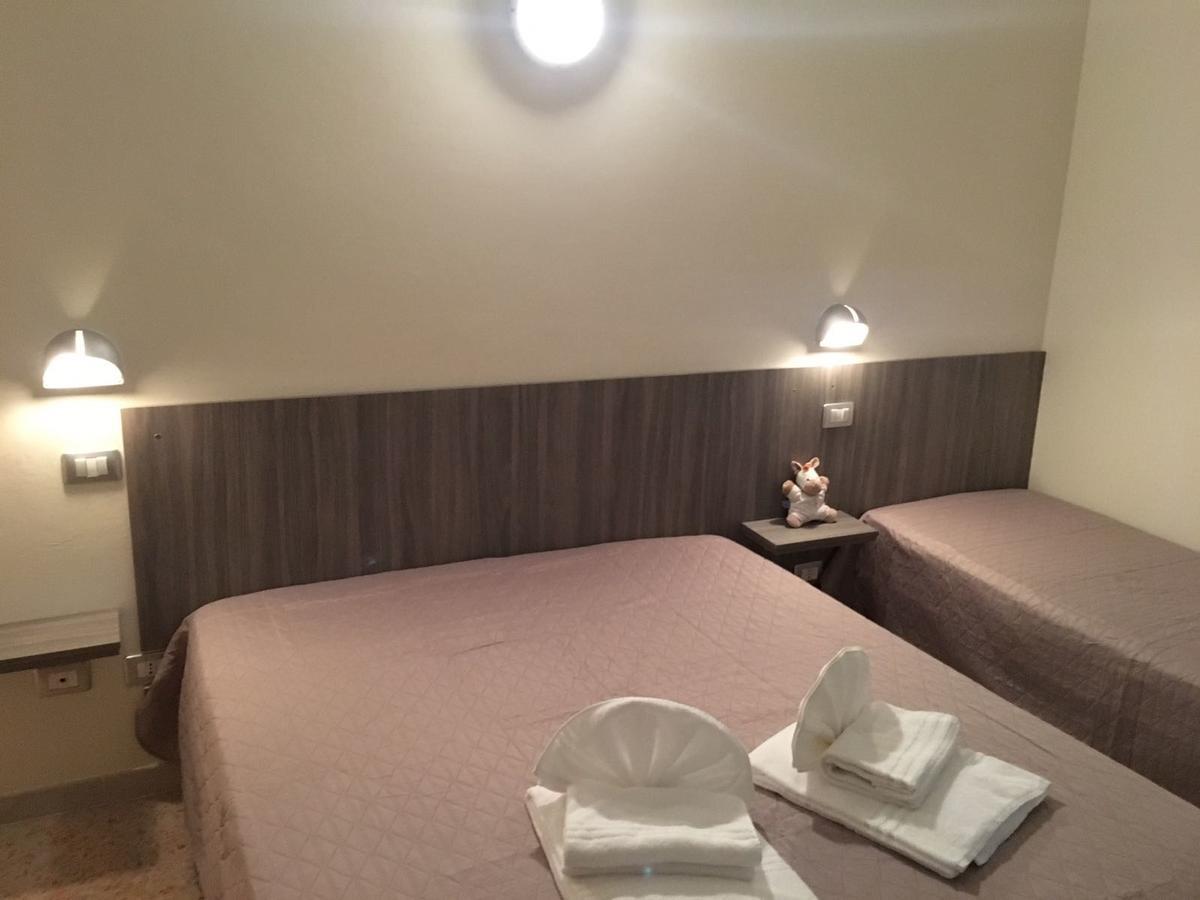 Hotel Rebola Rimini Luaran gambar